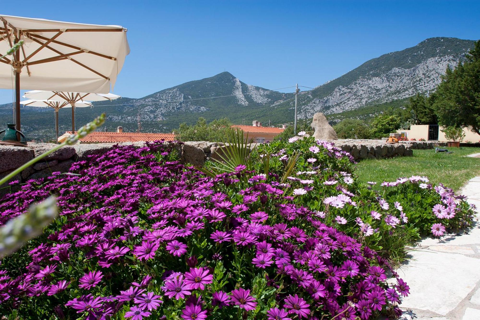 Hotel Villa Gustui Maris Cala Gonone Ngoại thất bức ảnh